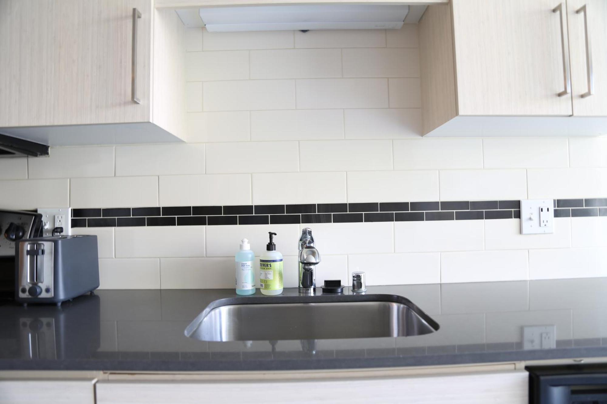 Queen Anne Abode - 1 Block From Cpa! - Free Parking! Сиатъл Екстериор снимка